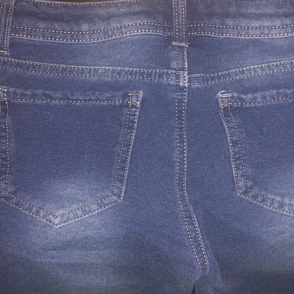 Capris - Picture 4 of 4